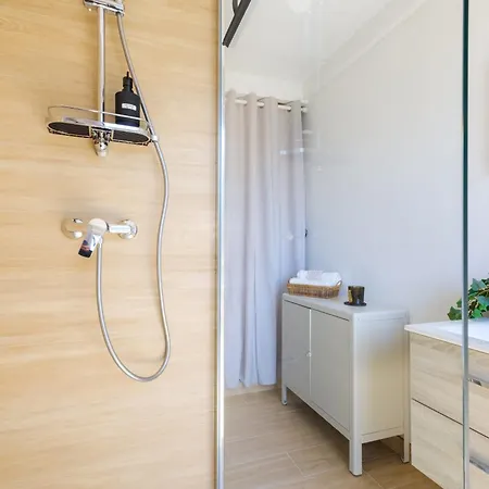 La Grande Bleue, Magnifique T2 Climatisé, Proche De La * Menton