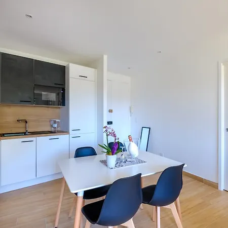 La Grande Bleue, Magnifique T2 Climatise, Proche De La * Menton