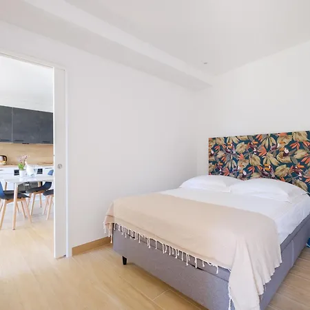 La Grande Bleue, Magnifique T2 Climatise, Proche De La * Menton